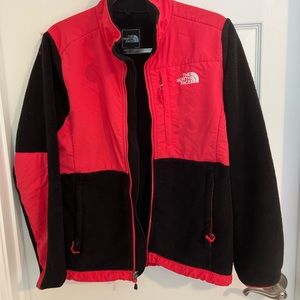 The north face Denali women’s fleece jacket in red/black color, fair condition